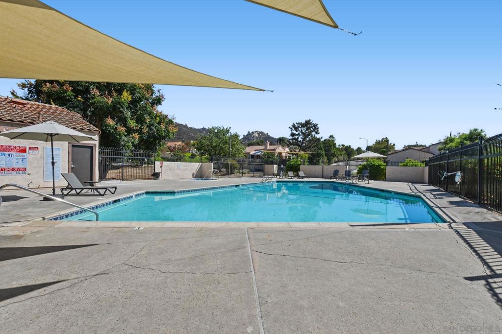 2099 Golden Circle Property Photo 25
