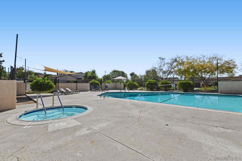 2099 Golden Circle Property Photo 28