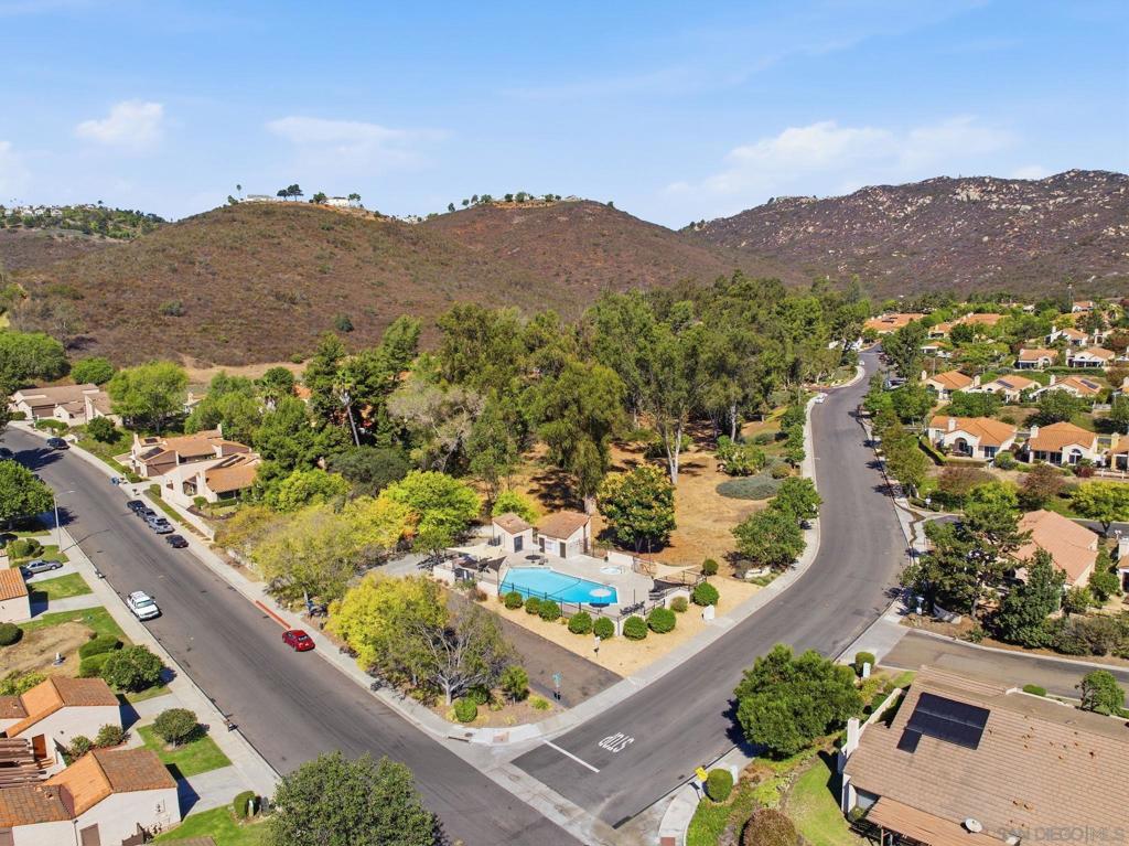 2099 Golden Circle Property Photo 31