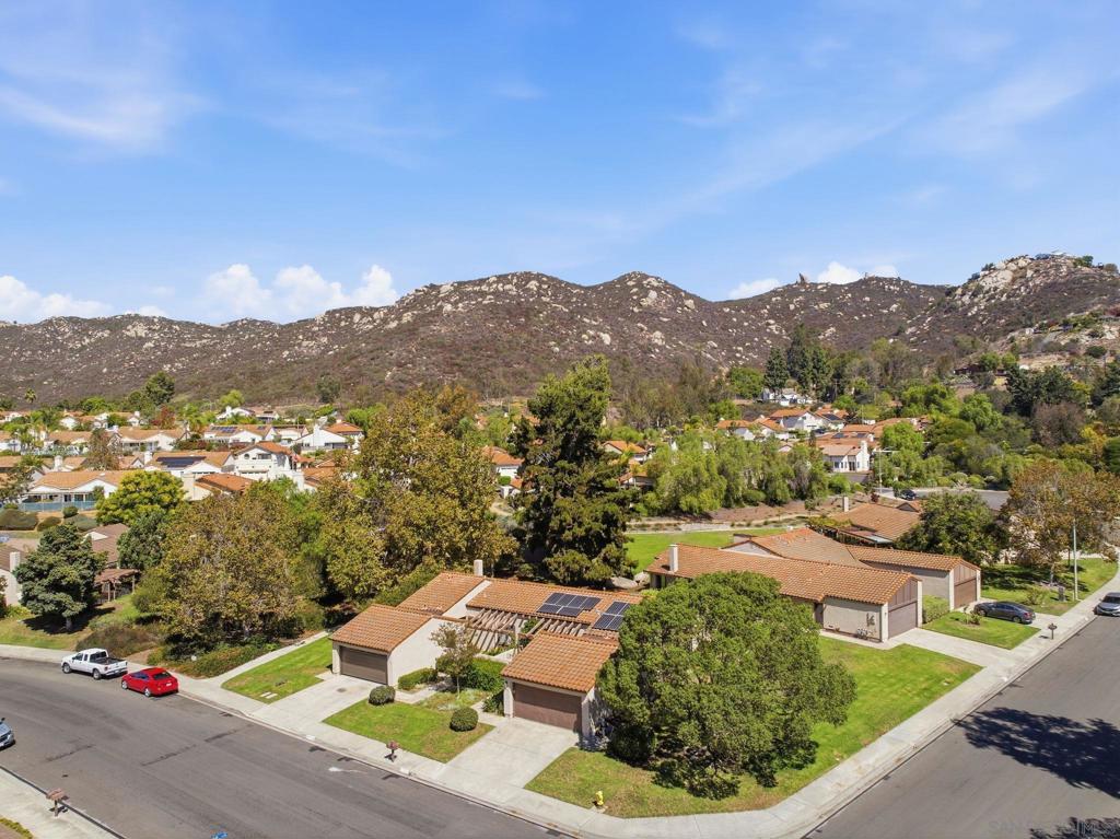 2099 Golden Circle Property Photo 32