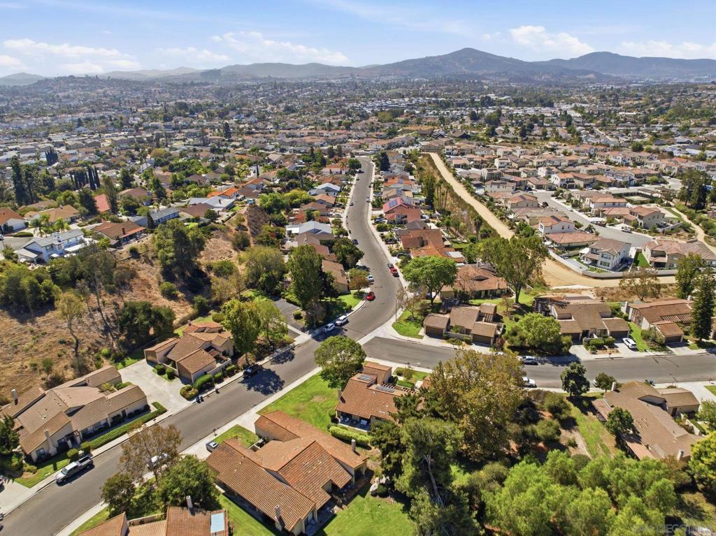 2099 Golden Circle Property Photo 35