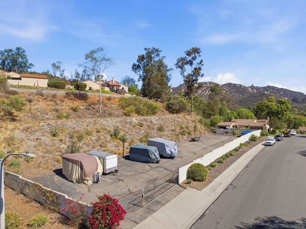 2099 Golden Circle Property Photo 41