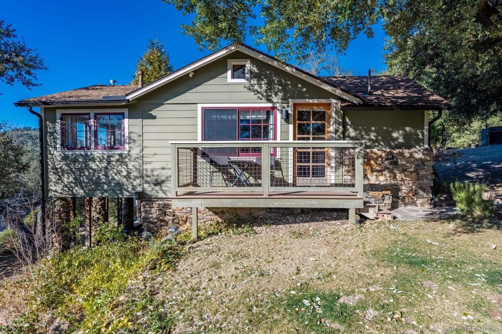 1352 1/2 Sunshine Property Photo 1