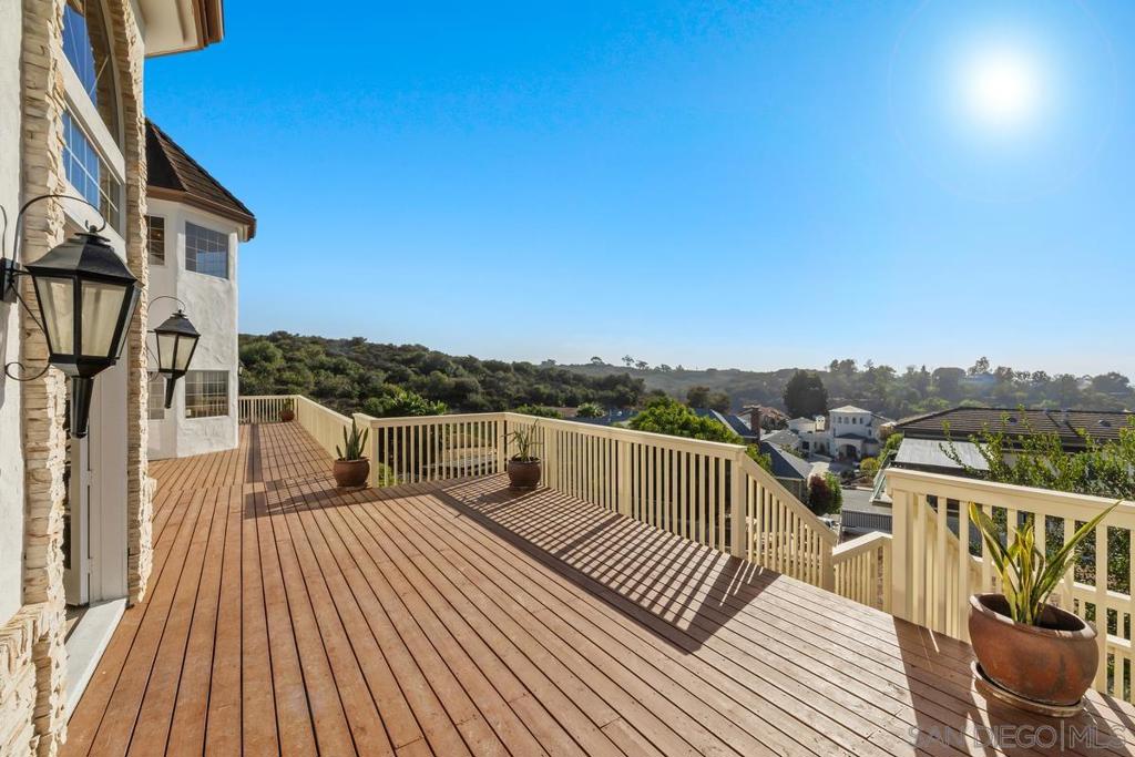 344 Surrey Drive Property Photo 17