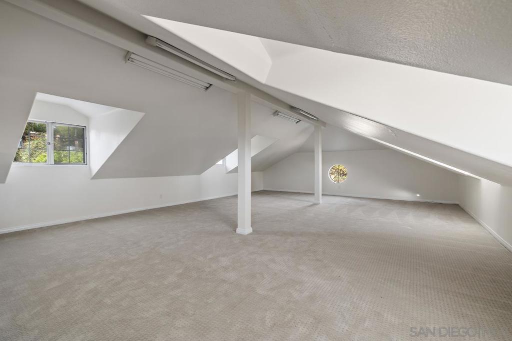 344 Surrey Drive Property Photo 38