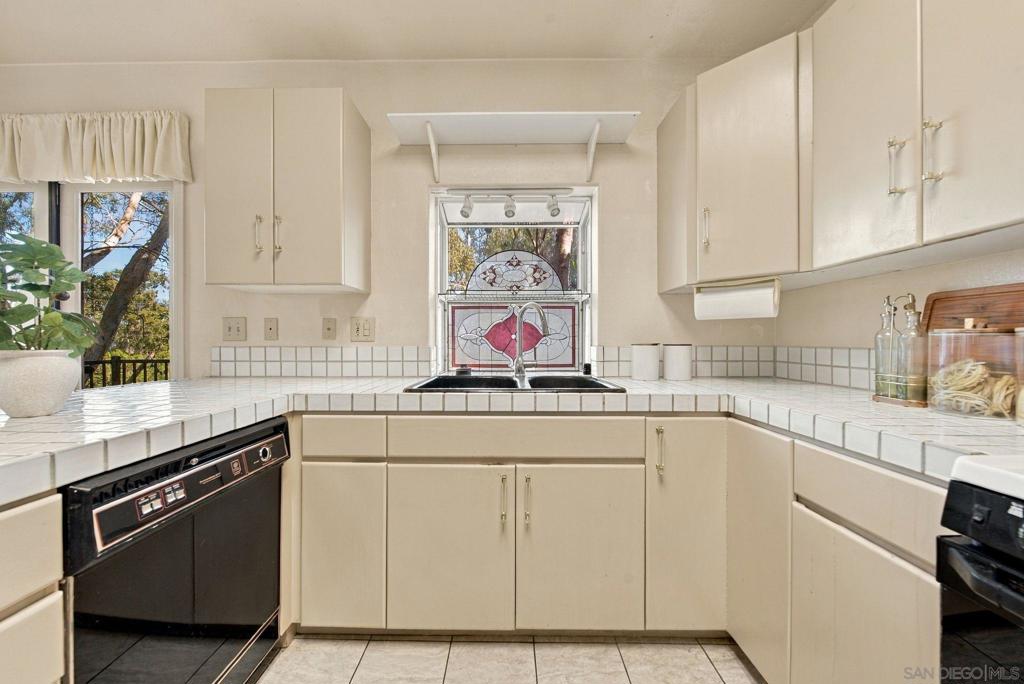 3554 Vancouver Ave Property Photo 11