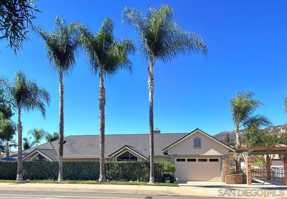 1422 W Country Club Property Photo 1