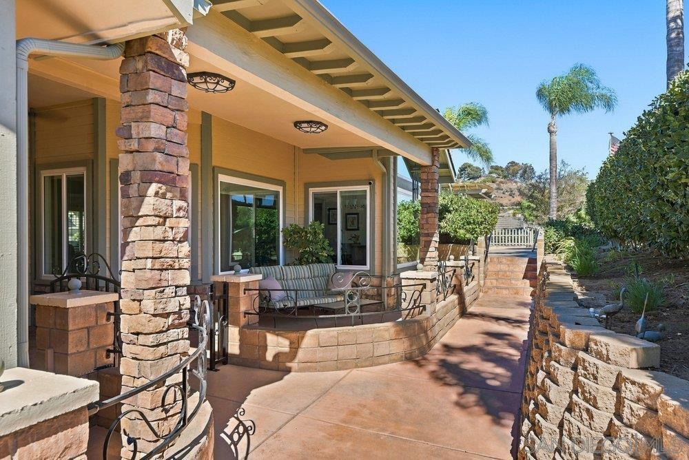 1422 W Country Club Property Photo 4