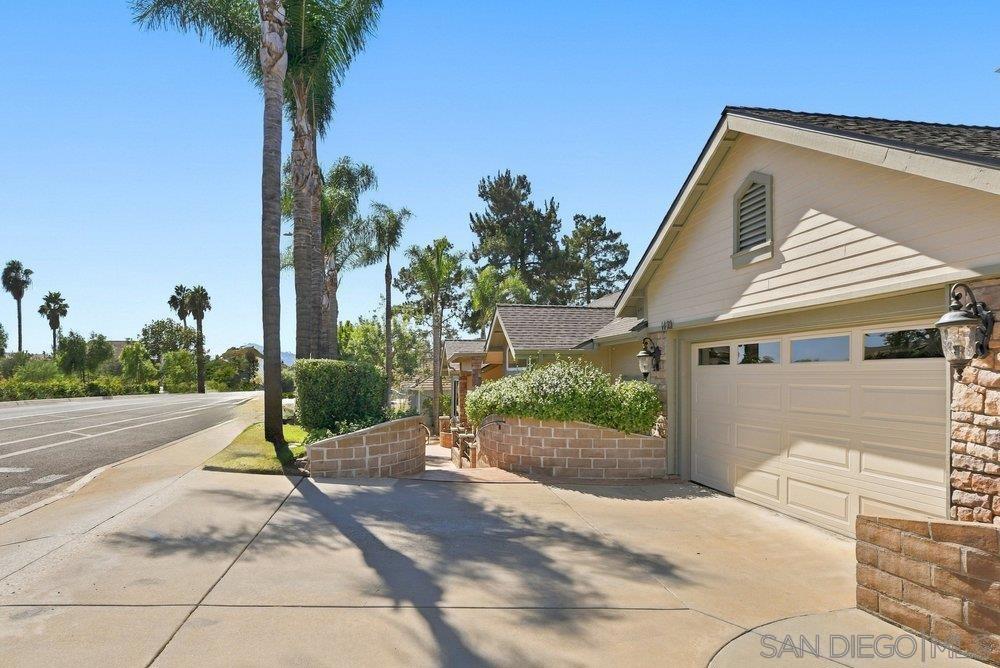 1422 W Country Club Property Photo 5