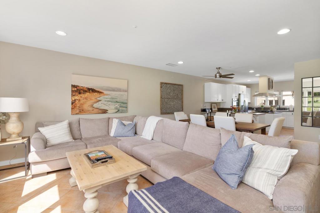 7517 Jerez B Property Photo 4