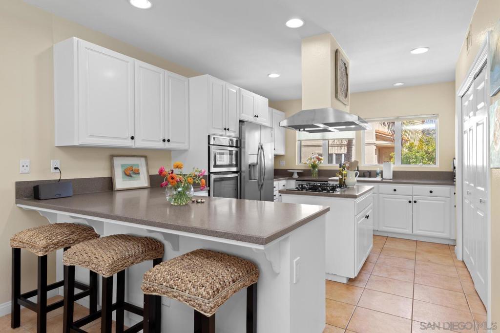 7517 Jerez B Property Photo 8