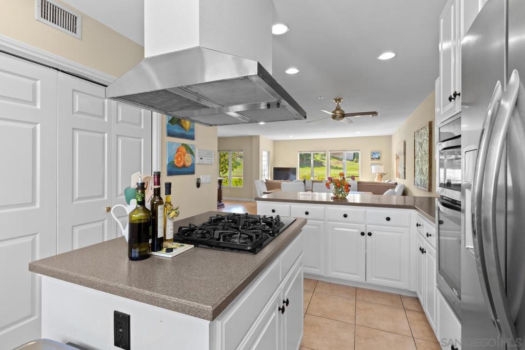 7517 Jerez B Property Photo 10