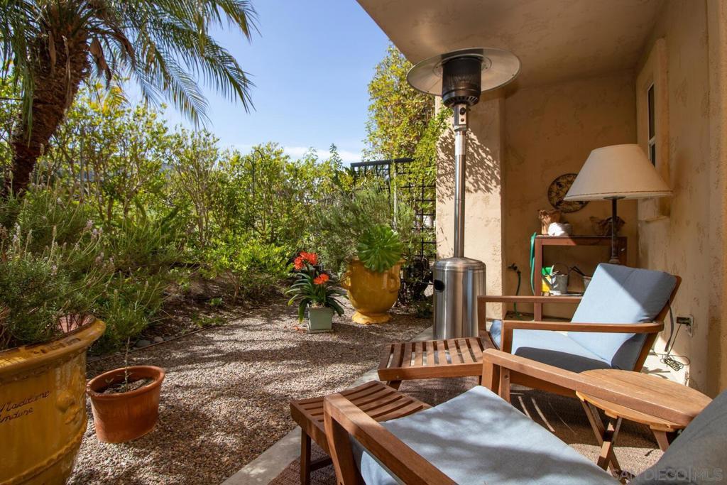 7517 Jerez B Property Photo 24