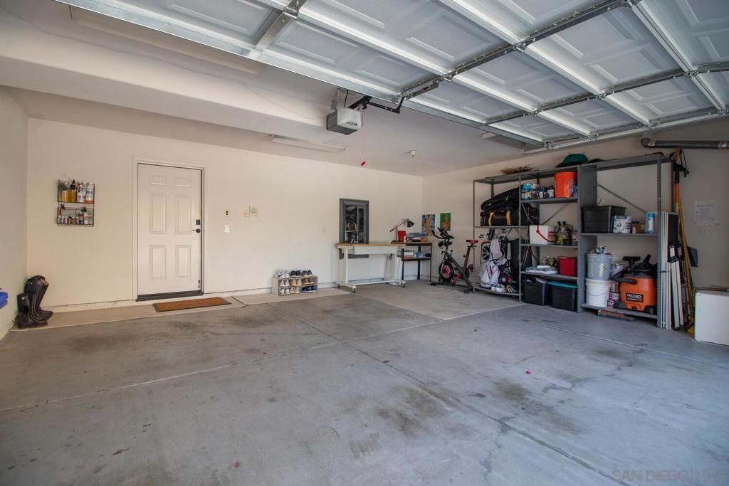 7517 Jerez B Property Photo 25