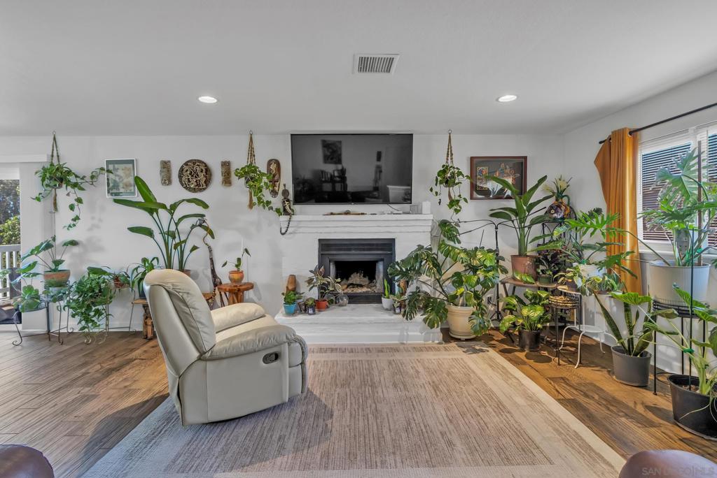 477 Rancho Vista Property Photo 4