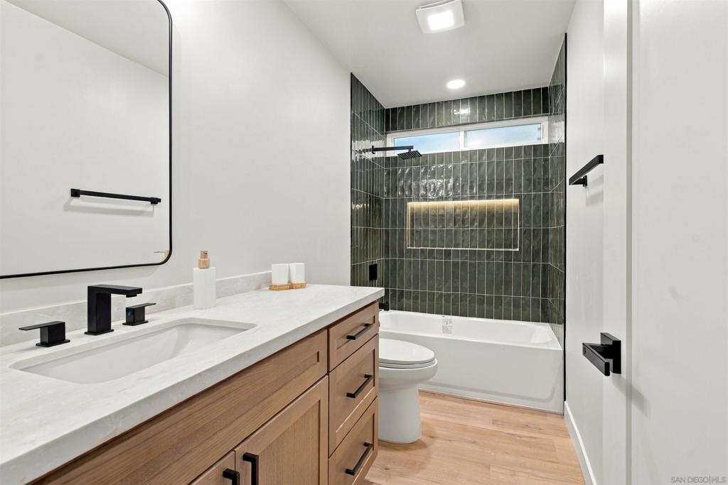 17506 Plaza Karena Property Photo 11