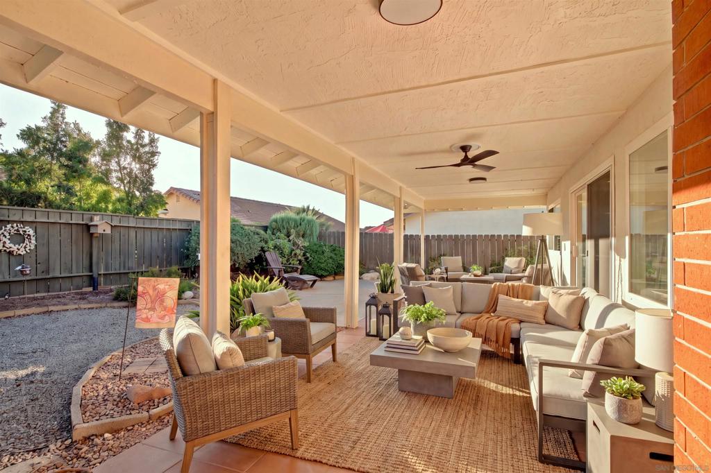 17506 Plaza Karena Property Photo 16