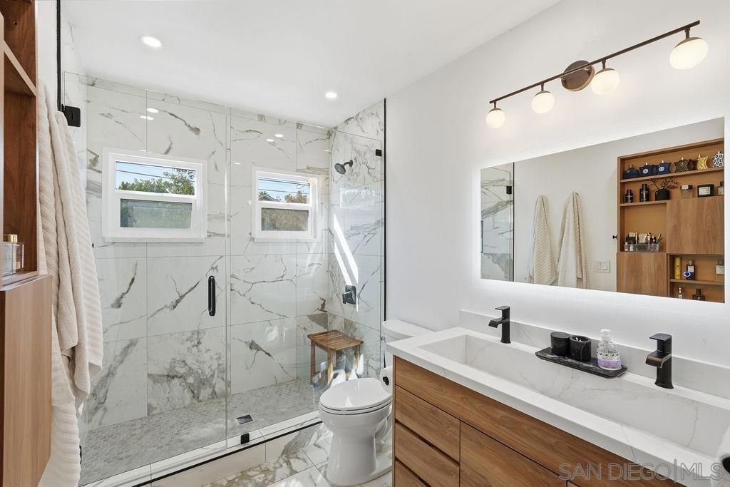 4664 Biona Dr Property Photo 40
