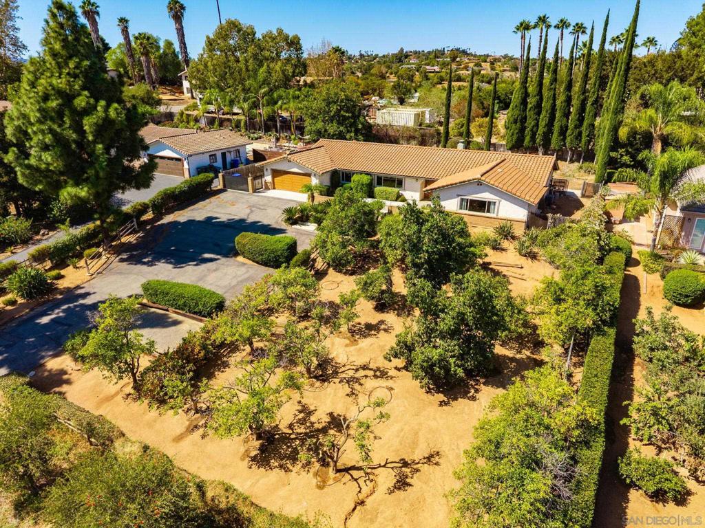 1643 Citrus Hills Lane Property Photo 3