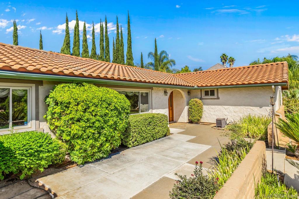 1643 Citrus Hills Lane Property Photo 4