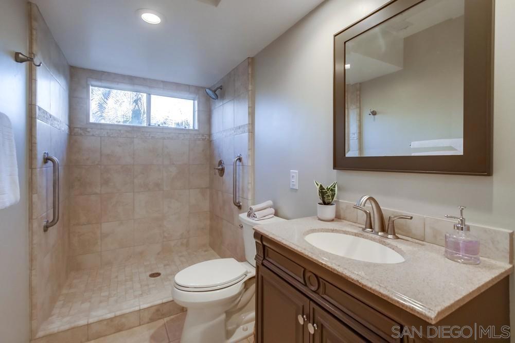 12566 Calle Tamega 108 Property Photo 39