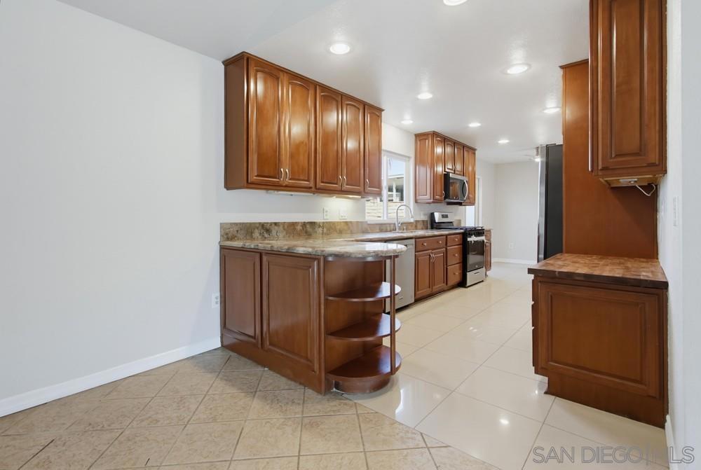 2190 Greenbrier Drive Property Photo 7