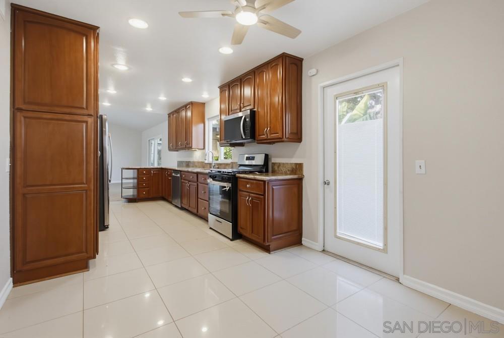 2190 Greenbrier Drive Property Photo 12