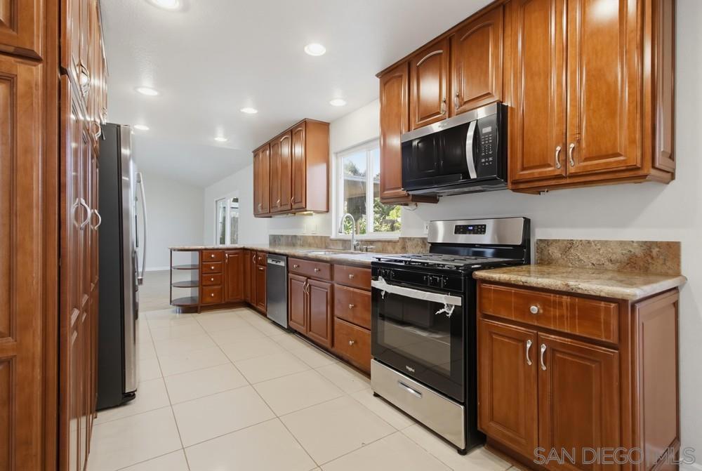 2190 Greenbrier Drive Property Photo 13