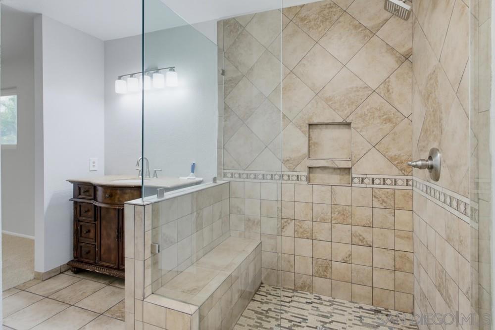 2190 Greenbrier Drive Property Photo 19