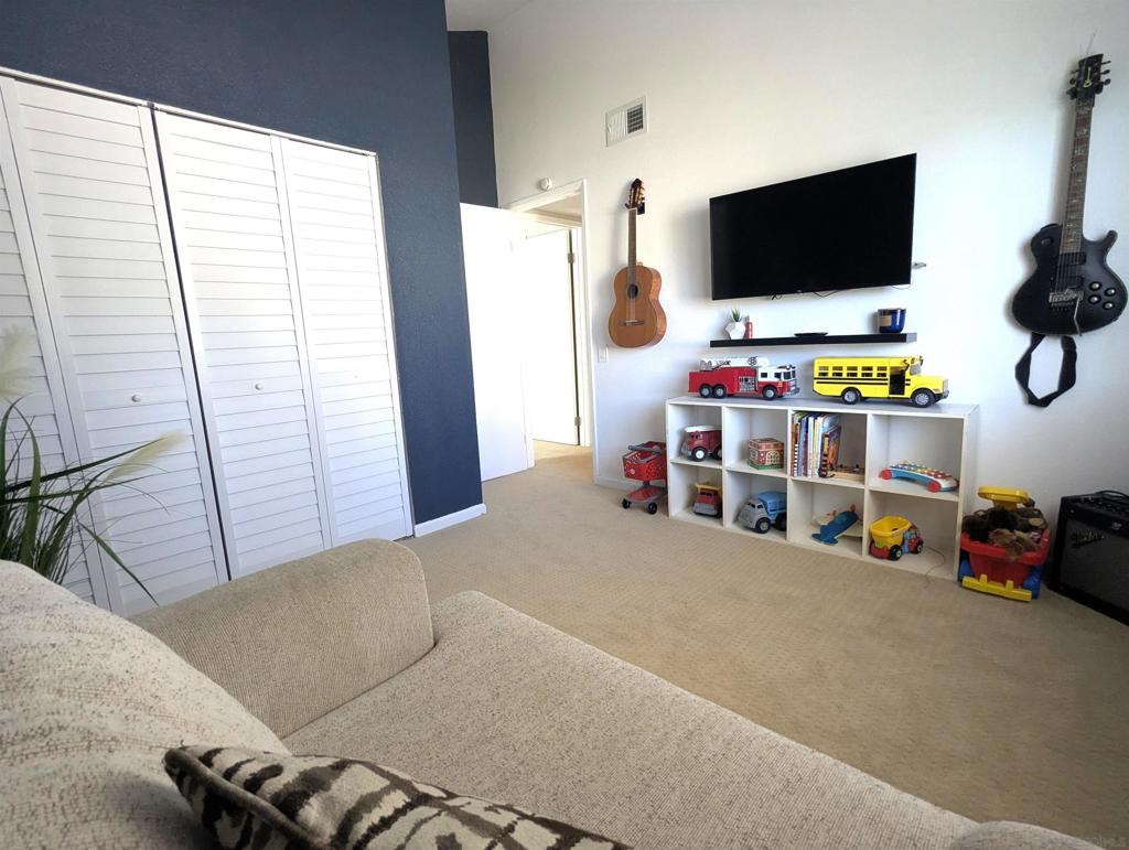 260024542SD Property Photo 18