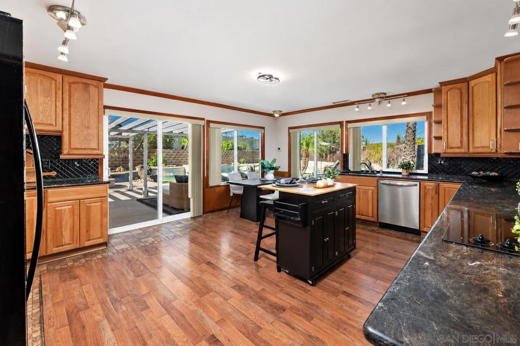 7657 Caffey Property Photo 8