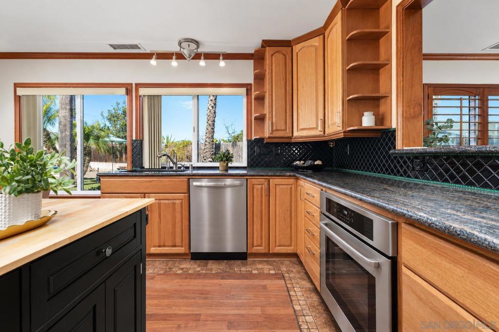 7657 Caffey Property Photo 10