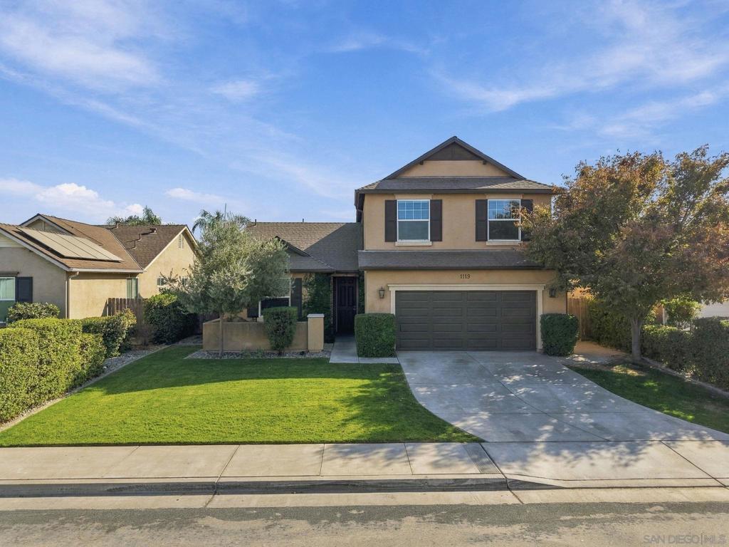 1119 W Muir Way Property Photo 4