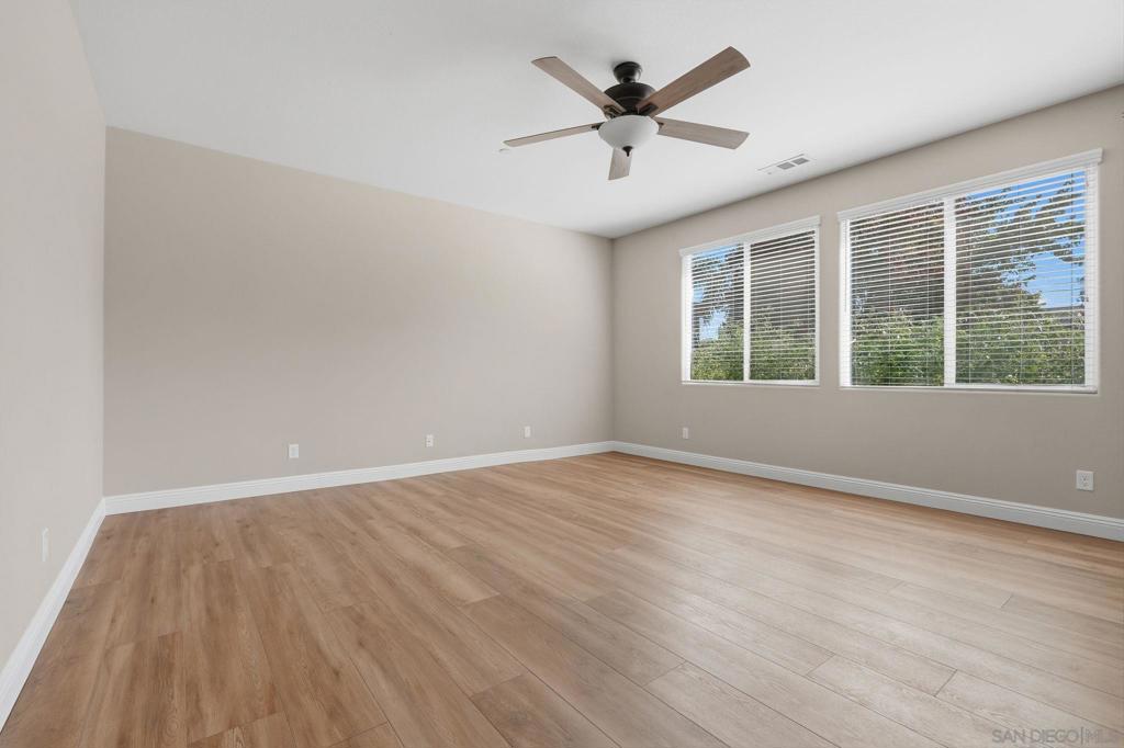 1119 W Muir Way Property Photo 10