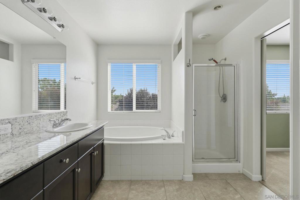 1119 W Muir Way Property Photo 14