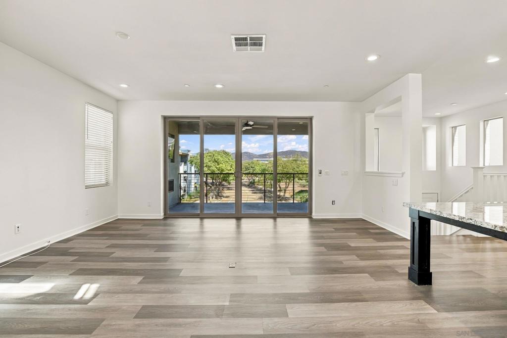 16218 Camden Cir Property Photo 7