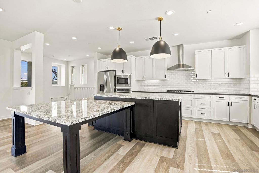 16218 Camden Cir Property Photo 12