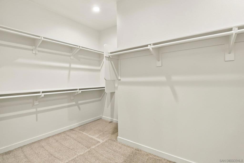 16218 Camden Cir Property Photo 23