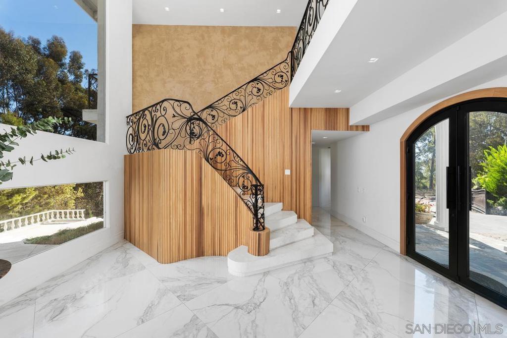 15121 Las Planideras Property Photo 3