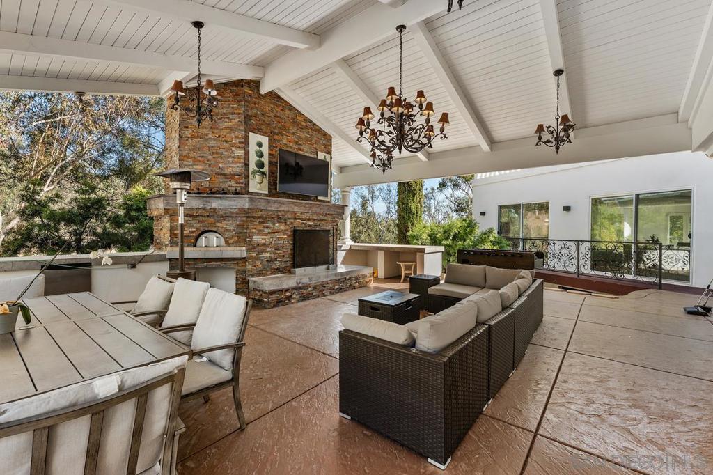 15121 Las Planideras Property Photo 18