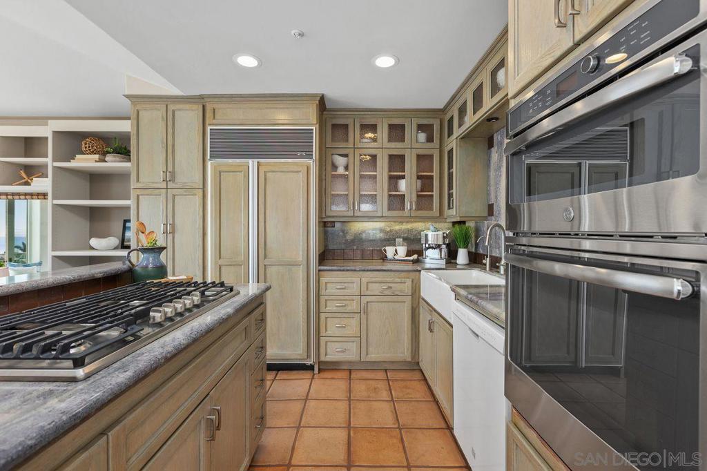 260024576SD Property Photo 7