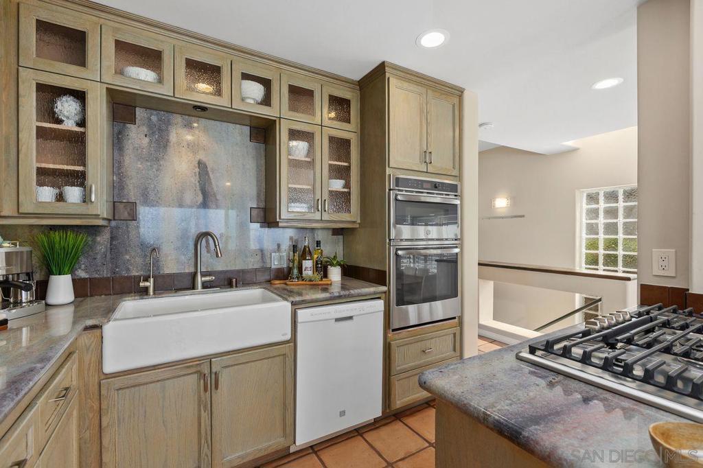 260024576SD Property Photo 10