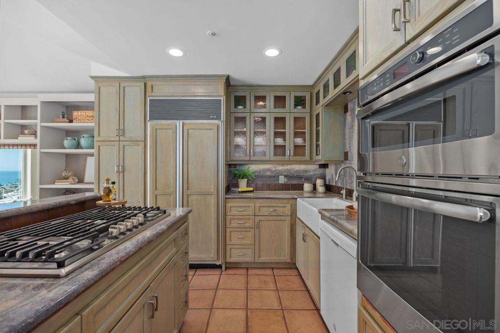 260024576SD Property Photo 11