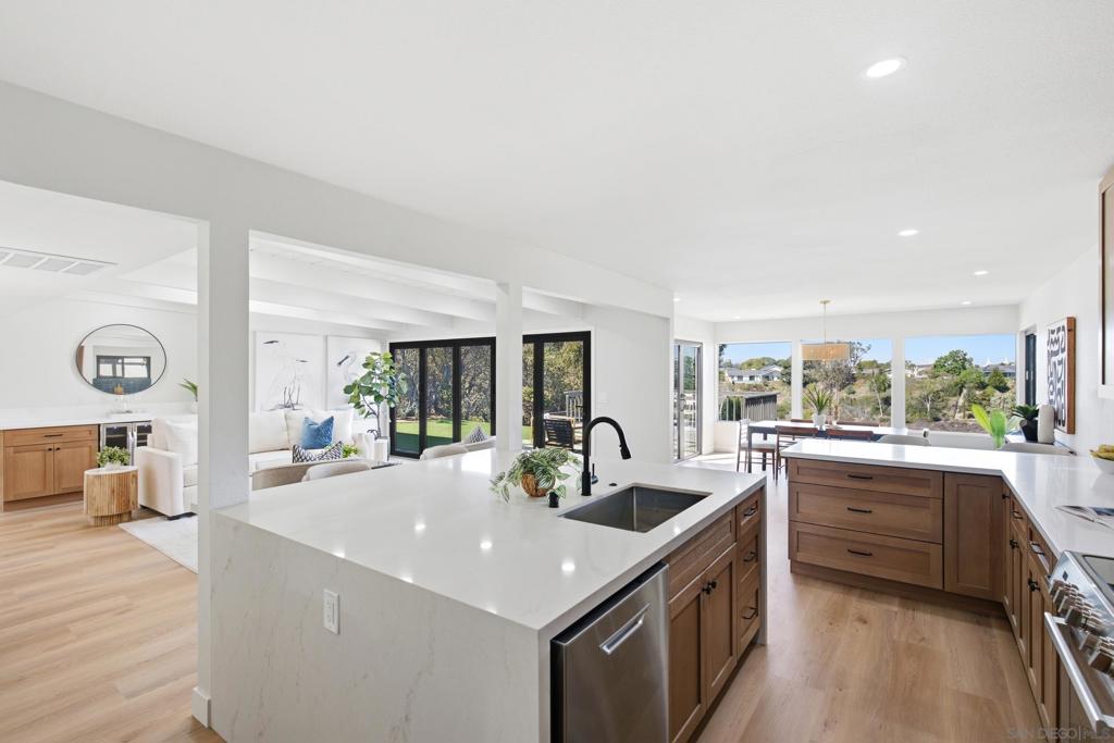 2732 Gobat Property Photo 4
