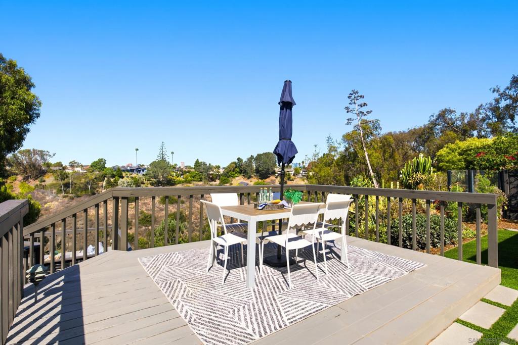 2732 Gobat Property Photo 11