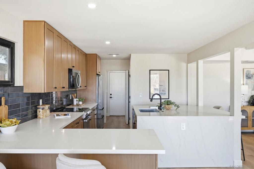 2732 Gobat Property Photo 35