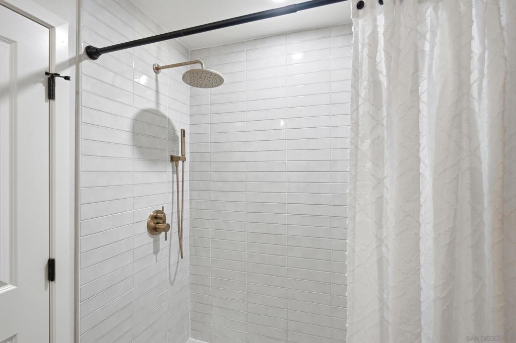 2732 Gobat Property Photo 46