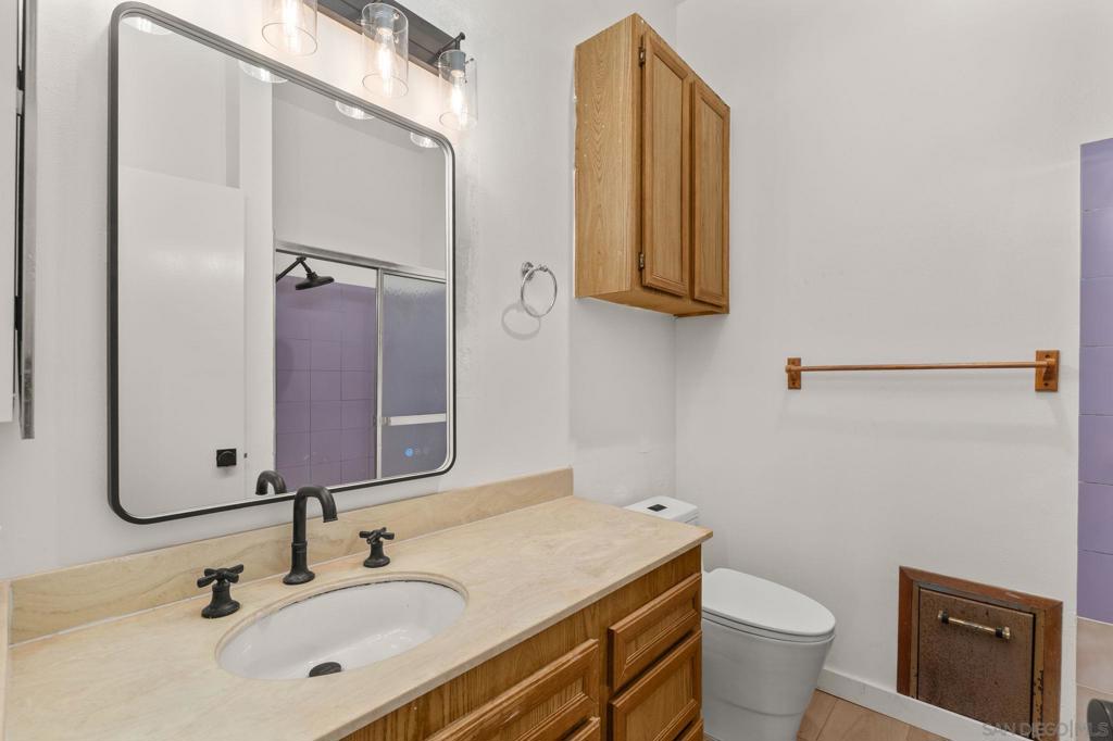 8328 Regents 2b Property Photo 32