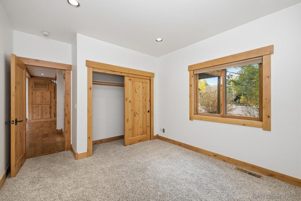 16225 Pine Ct Property Photo 14