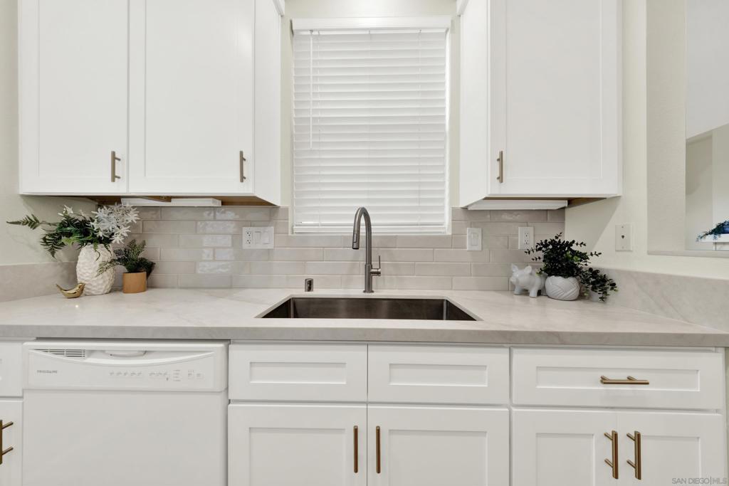 10864 Sabre Hill Dr 257 Property Photo 7